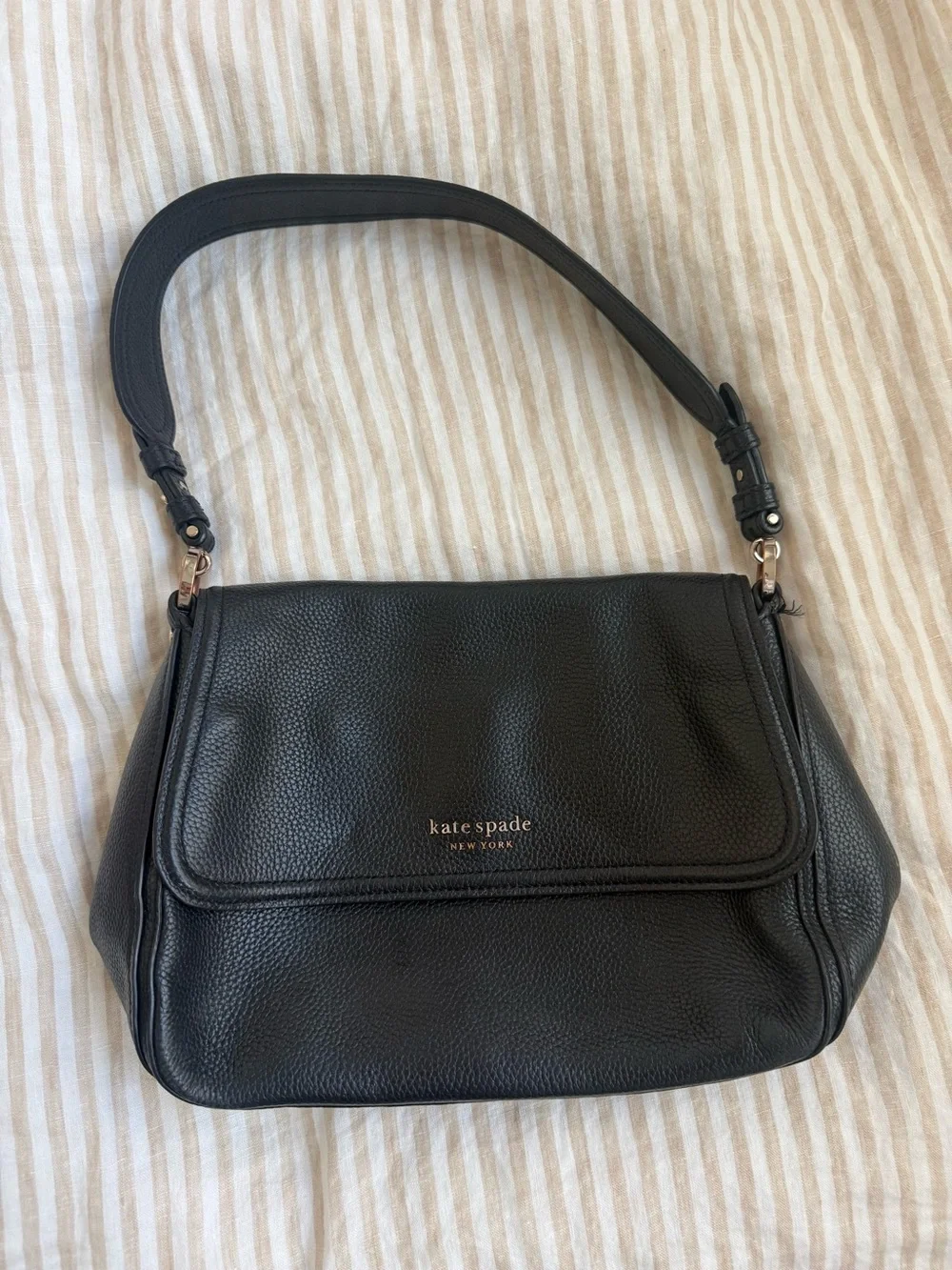 Kate Spade black leather shoulder bag purse #katespade #leather